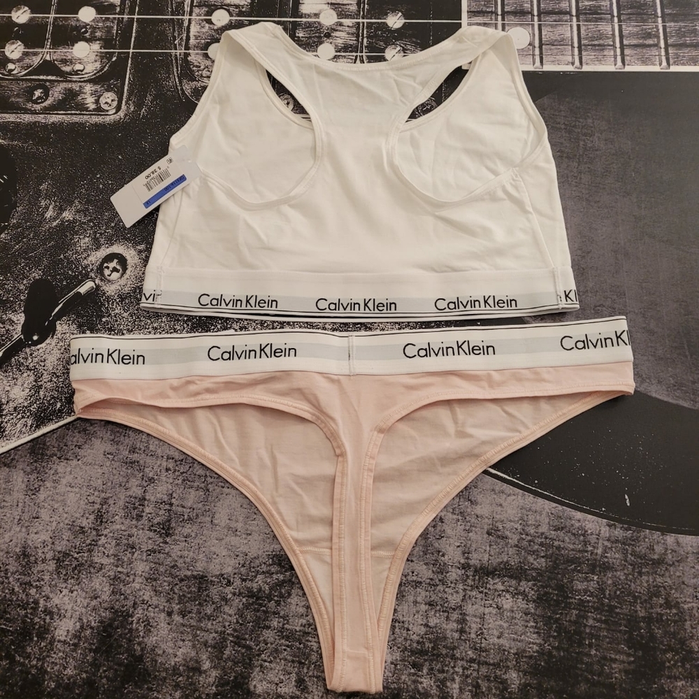 NWT Calvin Klein Set - Picture 2 of 2